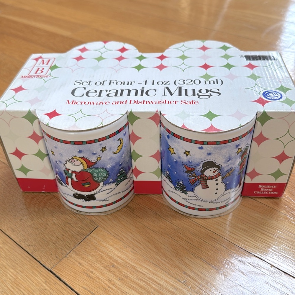 NEW Vintage MerryBrite Christmas Mug Set